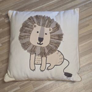 🇬🇪🔺️Ivory w/Tan 3D Lion Oversized 19x19 Throw Pillow